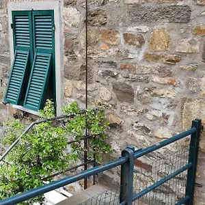 https://casa-violetta.hotelitalianriviera.com